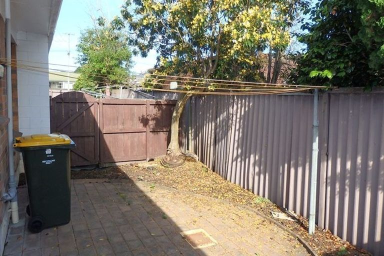 Photo of property in 2/37 York Road, Papatoetoe, Auckland, 2104