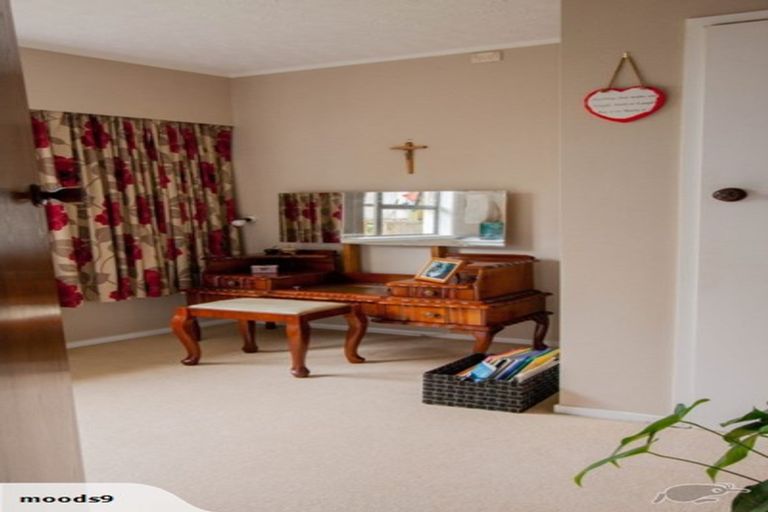 Photo of property in 2/51 View Road, Henderson, Auckland, 0612