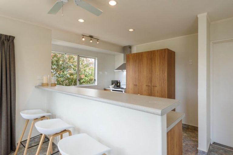 Photo of property in 32 Rutherford Drive, Waikanae Beach, Waikanae, 5036