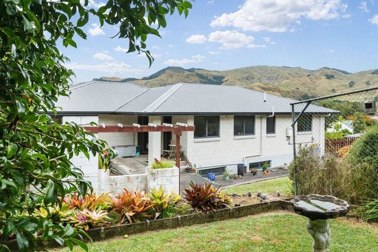 Photo of property in 28 Norwood Road, Paeroa, 3600