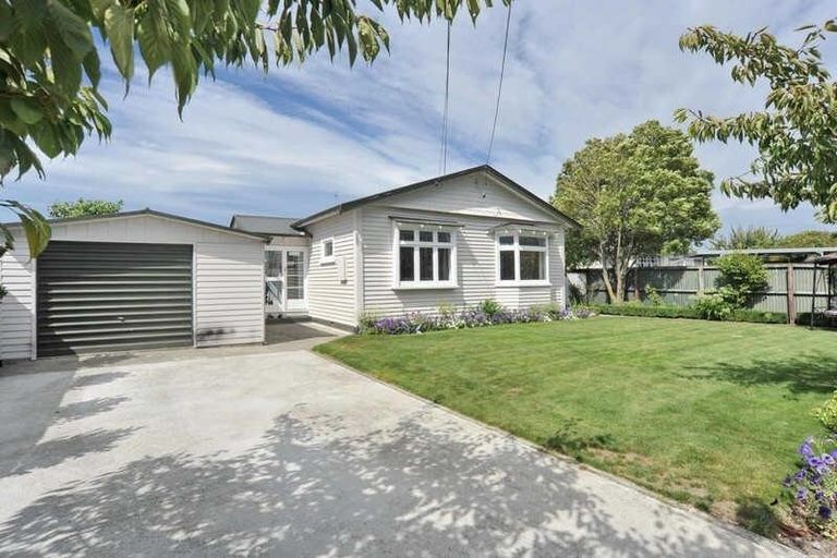 Photo of property in 6 Mortlake Street, Islington, Christchurch, 8042