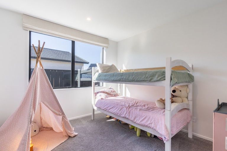 Photo of property in 9 Kaiwaru Place, Waikanae, 5036