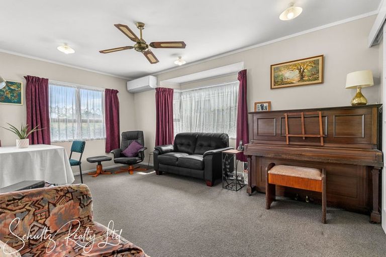 Photo of property in 13a Whaka Street, Maungaturoto, 0520