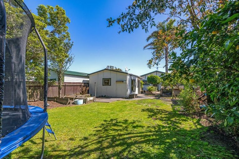 Photo of property in 27 Thomson Street, West End, Palmerston North, 4412