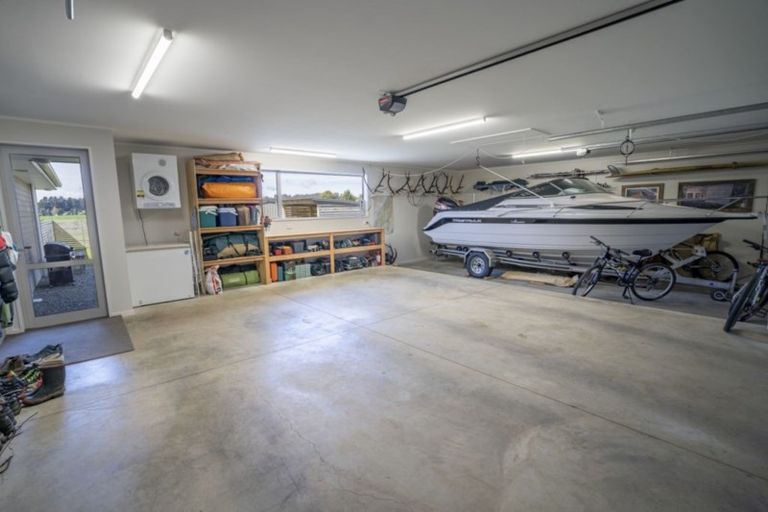 Photo of property in 43 Pukutahi Drive, Te Anau, 9600