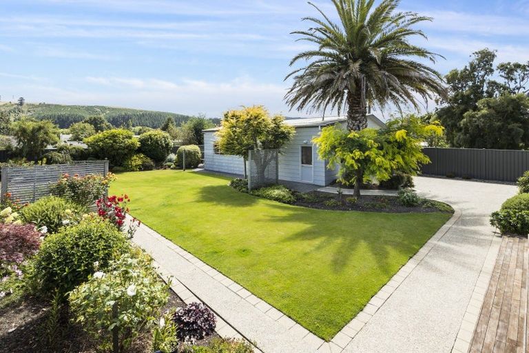 Photo of property in 12 Beaumaris Street, Outram, 9019