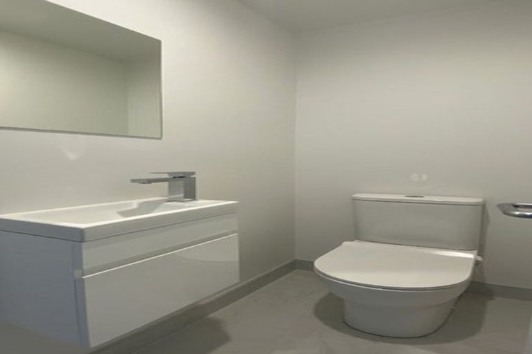 Photo of property in 6 Tuputupu Drive, Kumeu, 0810