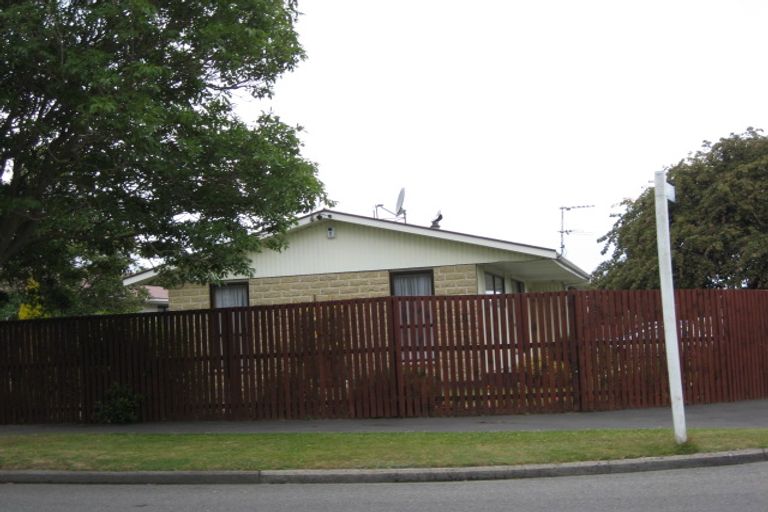Photo of property in 76 Avondale Road, Avondale, Christchurch, 8061