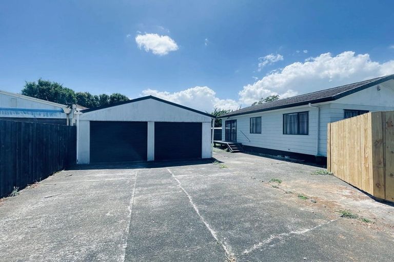 Photo of property in 471 Massey Road, Mangere East, Auckland, 2024