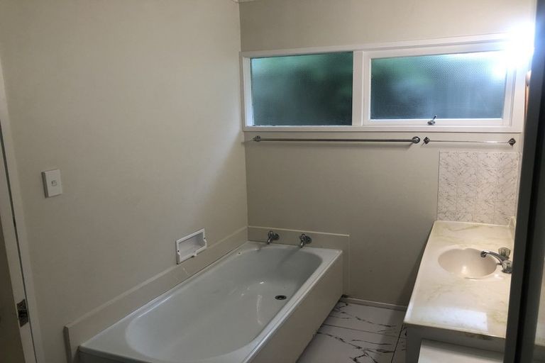 Photo of property in 1 Cashmere Place, Glenfield, Auckland, 0629