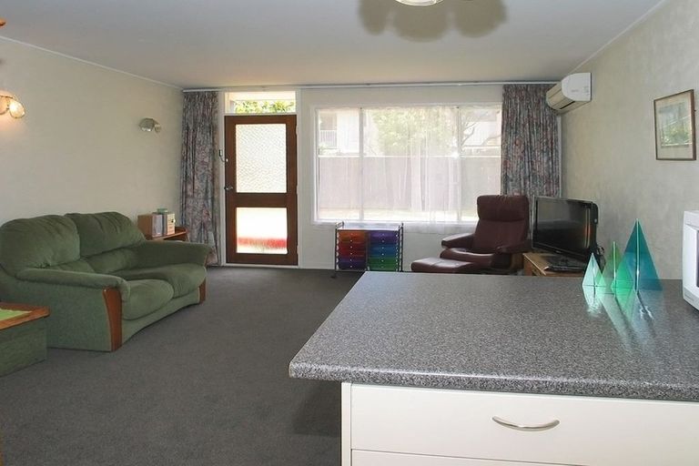 Photo of property in 5/35 Mana Esplanade, Paremata, Porirua, 5026