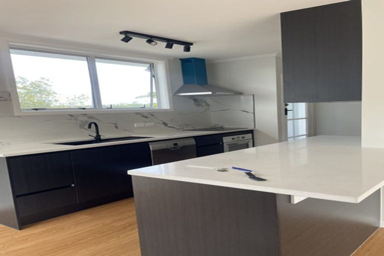 Photo of property in 1/22 Edgeworth Road, Glenfield, Auckland, 0629