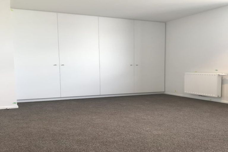 Photo of property in 4 Erica Pabst Way, Island Bay, Wellington, 6023