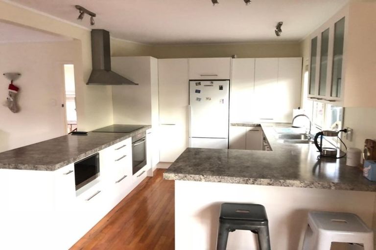 Photo of property in 21 St Ives Terrace, Mairangi Bay, Auckland, 0630