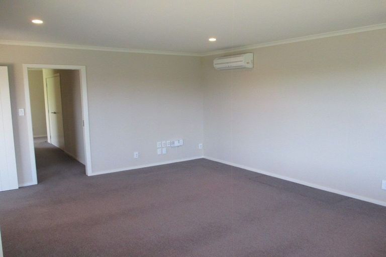 Photo of property in 53 Rosalie Terrace, Kelvin Grove, Palmerston North, 4414
