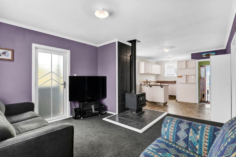 Photo of property in 80 Railway Street, Eltham, 4322