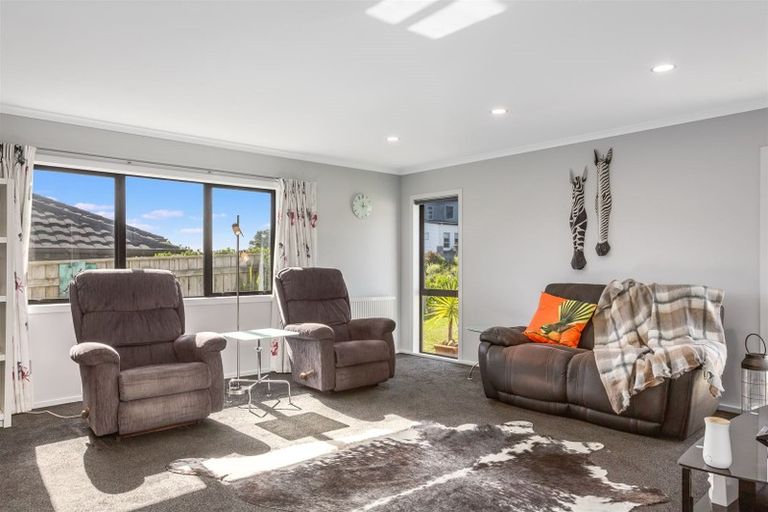 Photo of property in 4 The Fjord, Aotea, Porirua, 5024