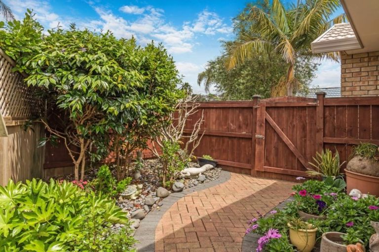 Photo of property in 47 Red Hibiscus Road, Stanmore Bay, Whangaparaoa, 0932