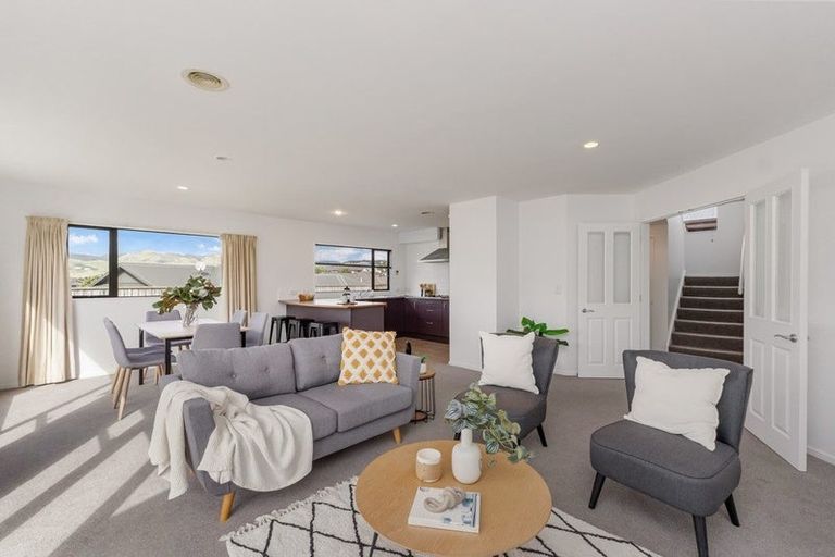 Photo of property in 16 Greenstone Place, Aotea, Porirua, 5024