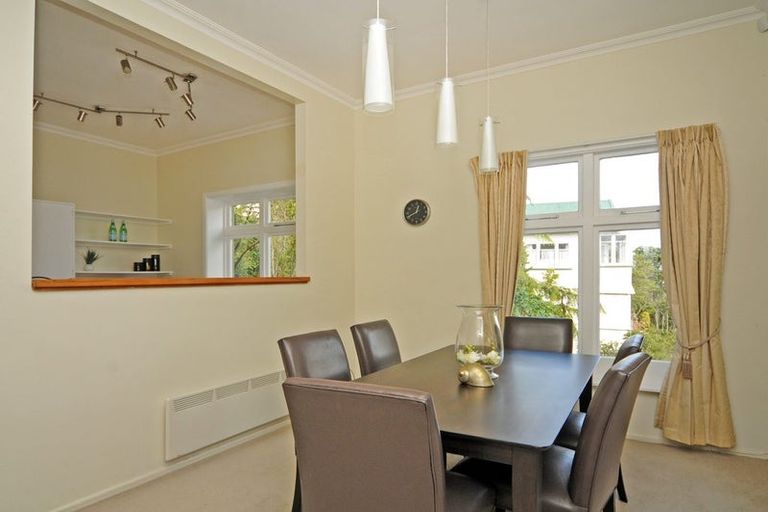 Photo of property in 132a Kelburn Parade, Kelburn, Wellington, 6012