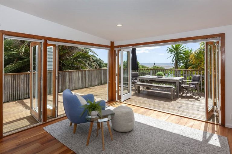 Photo of property in 20 Pingau Street, Paekakariki, 5034