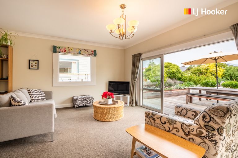 Photo of property in 16 West Avenue, Saint Clair, Dunedin, 9012