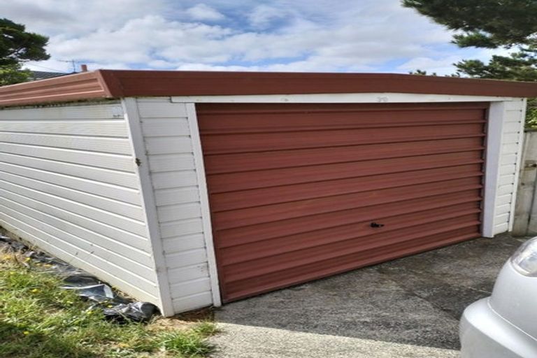 Photo of property in 30 Mark Avenue, Paparangi, Wellington, 6037