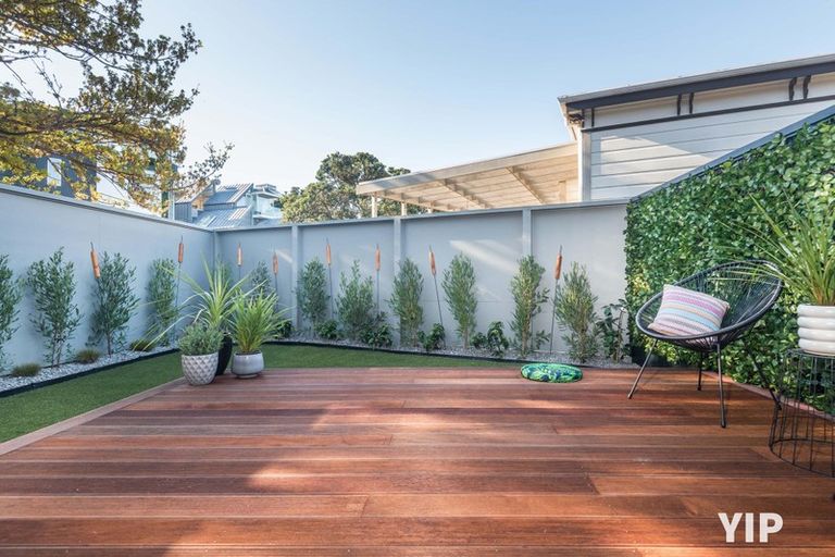 Photo of property in 3 Salmont Place, Kelburn, Wellington, 6012