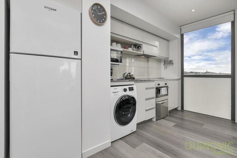 Photo of property in Halsey Apartments At Lighter Quay, 401/75 Halsey Street, Auckland Central, Auckland, 1010