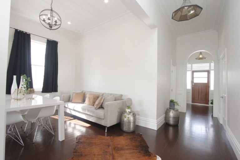 Photo of property in 48 Waldegrave Street, Palmerston North, 4410