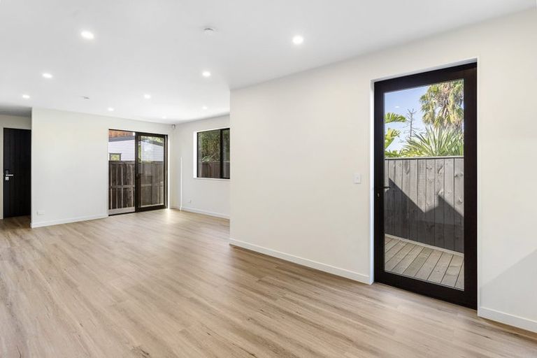 Photo of property in 14d Benders Avenue, Hillcrest, Auckland, 0627