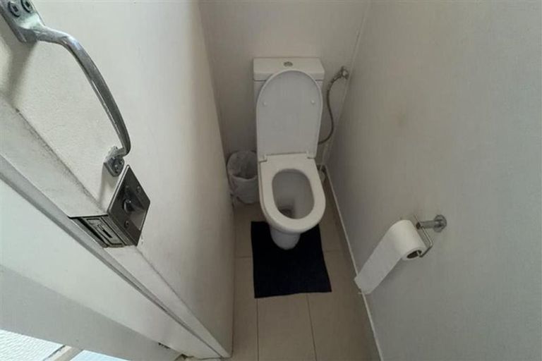 Photo of property in 66 Christmas Road, Manurewa, Auckland, 2102