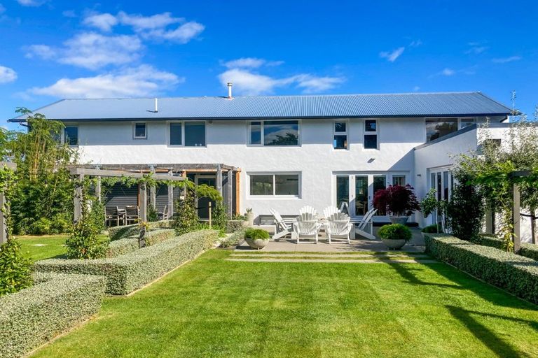 Photo of property in 29 Ferry Road, Martinborough, 5711