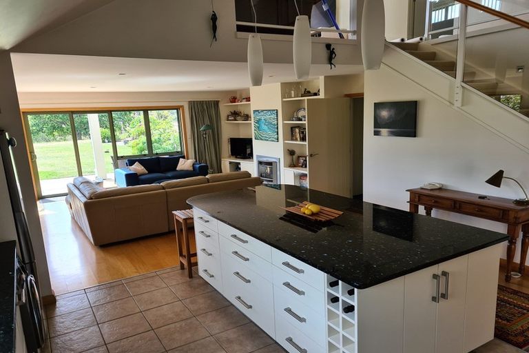 Photo of property in 10 Moreland Place, Mapua, 7005