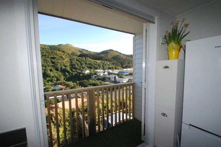 Photo of property in 4/6 Robertson Street, Owhiro Bay, Wellington, 6023
