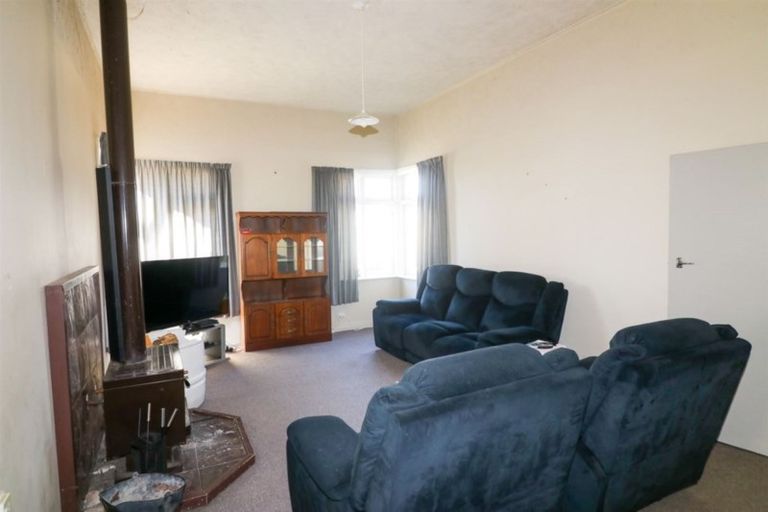 Photo of property in 6 Edward Street, Dannevirke, 4930