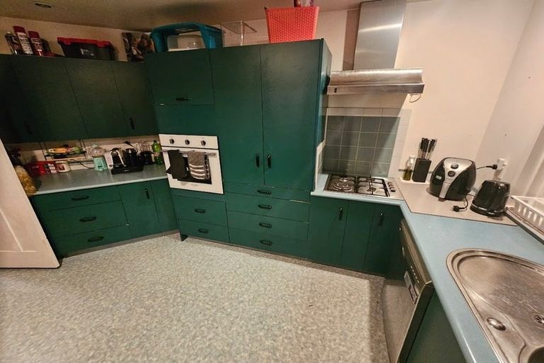 Photo of property in 95 Pohutukawa Street, Woburn, Lower Hutt, 5011