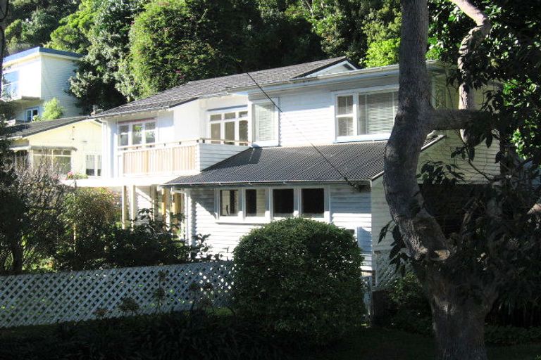 Photo of property in 19 Matipo Street, Eastbourne, Lower Hutt, 5013