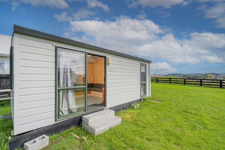 Photo of property in 1 Tinirau Place, Cooks Beach, 3591