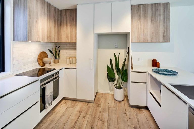 Photo of property in 4 Ara Toutouwai, Karori, Wellington, 6012