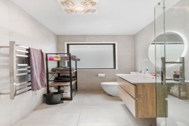 Photo of property in 31 Matakohe Road, Westgate, Auckland, 0814