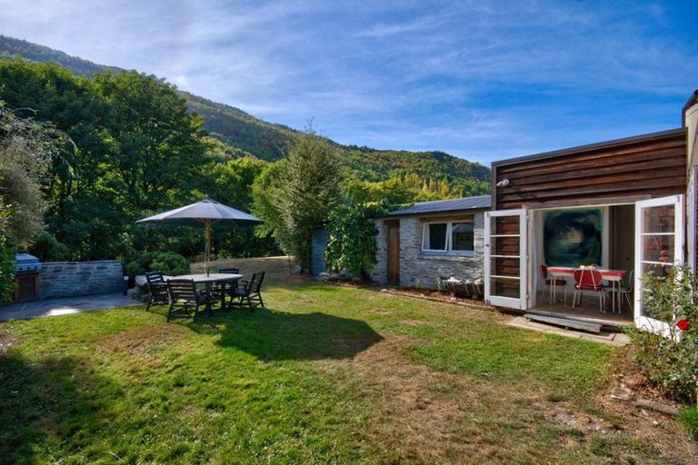 Photo of property in 5 Criterion Street, Arrowtown, 9302