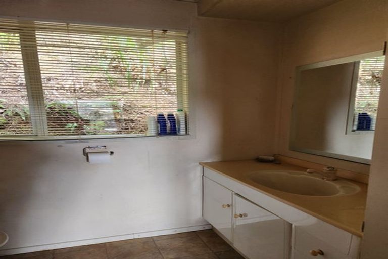 Photo of property in 4 Moana Crescent, Kennedy Bay, Coromandel, 3583