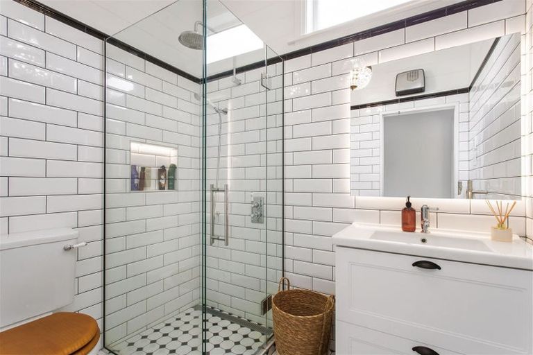 Photo of property in 73 Caledonian Road, St Albans, Christchurch, 8014