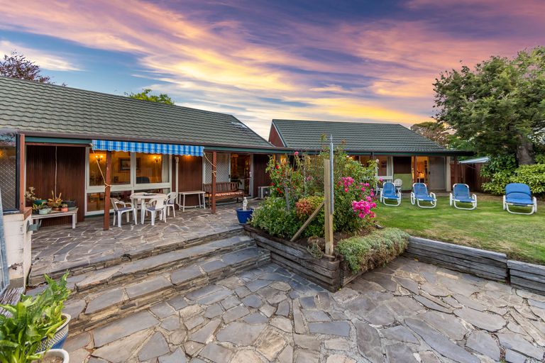 Photo of property in 22 Tuirau Place, Ilam, Christchurch, 8041