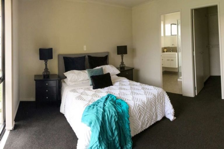 Photo of property in 37 Rainey Crescent, Papamoa Beach, Papamoa, 3118