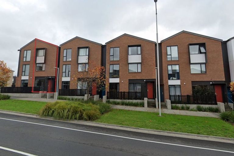 Photo of property in 32 Hobsonville Point Road, Hobsonville, Auckland, 0616