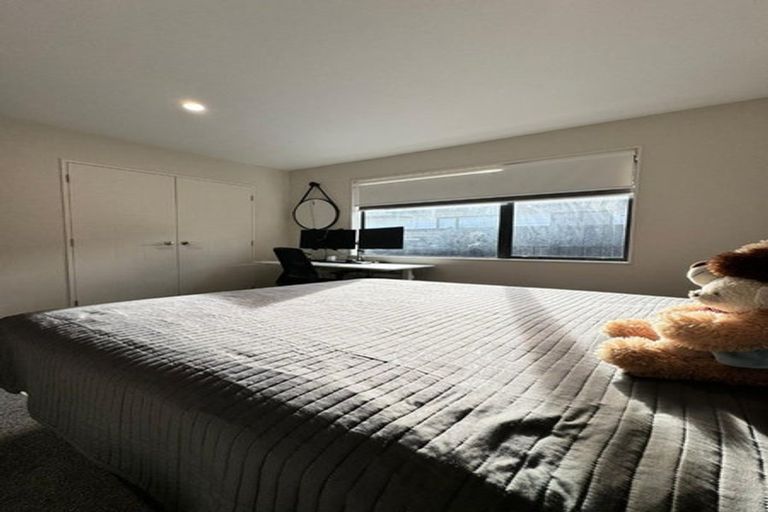 Photo of property in 8 Pakaraka Drive, Papakura, 2110