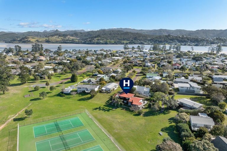 Photo of property in 13 Coutts Road, Pauanui, Hikuai, 3579