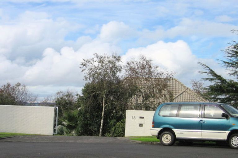 Photo of property in 18 Estuary Views, Shelly Park, Auckland, 2014